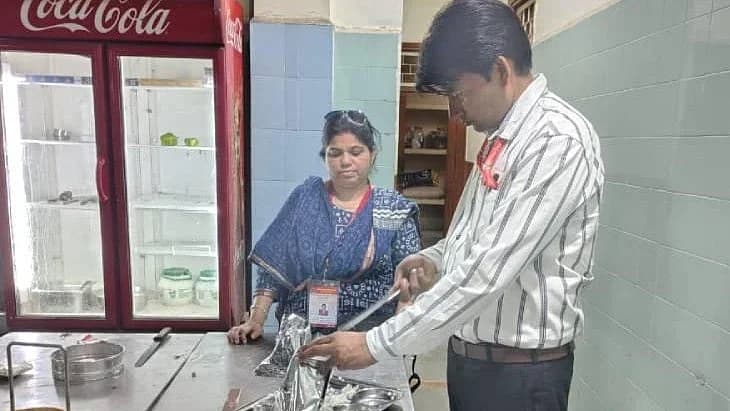 मैनिट में दूषित भोजन से 40 छात्र बीमार