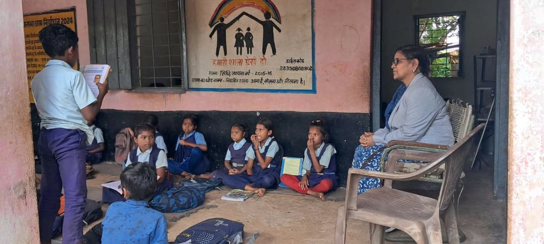 न्यायमूर्ति रूसिया के मार्गदर्शन में सदस्य सचिव सुमन श्रीवास्तव ने जबलपुर के मढ़ई कला का किया भ्रमण